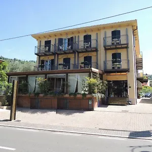 https://hotel-al-caval.hotelinveneto.com